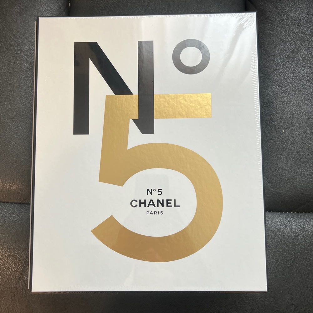 Chanel No. 5 Boxed Book Set brand new
